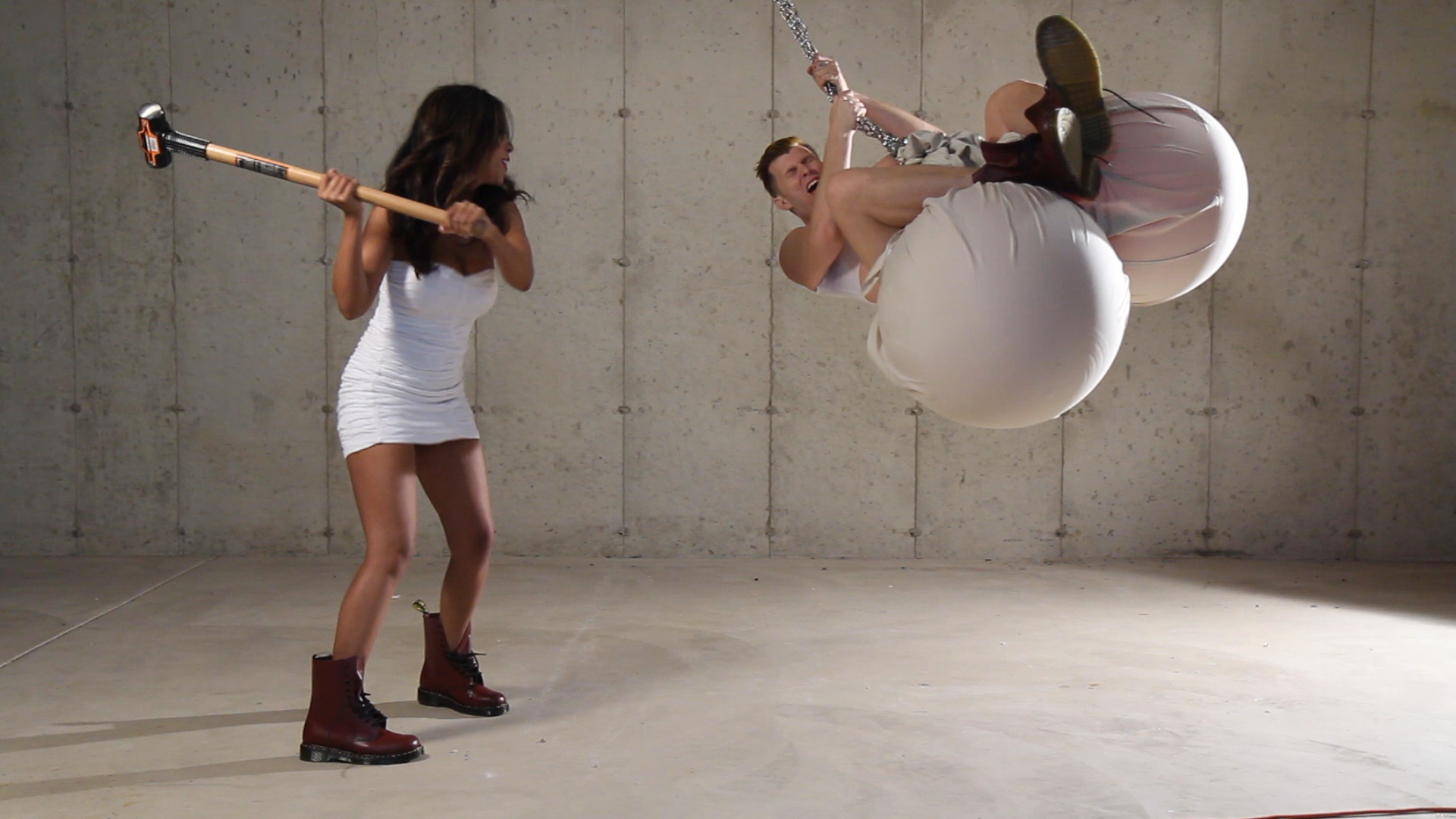 Miley Cyrus "Wrecking Ball" Parody by Tanning Chatum aka Dong Shu...